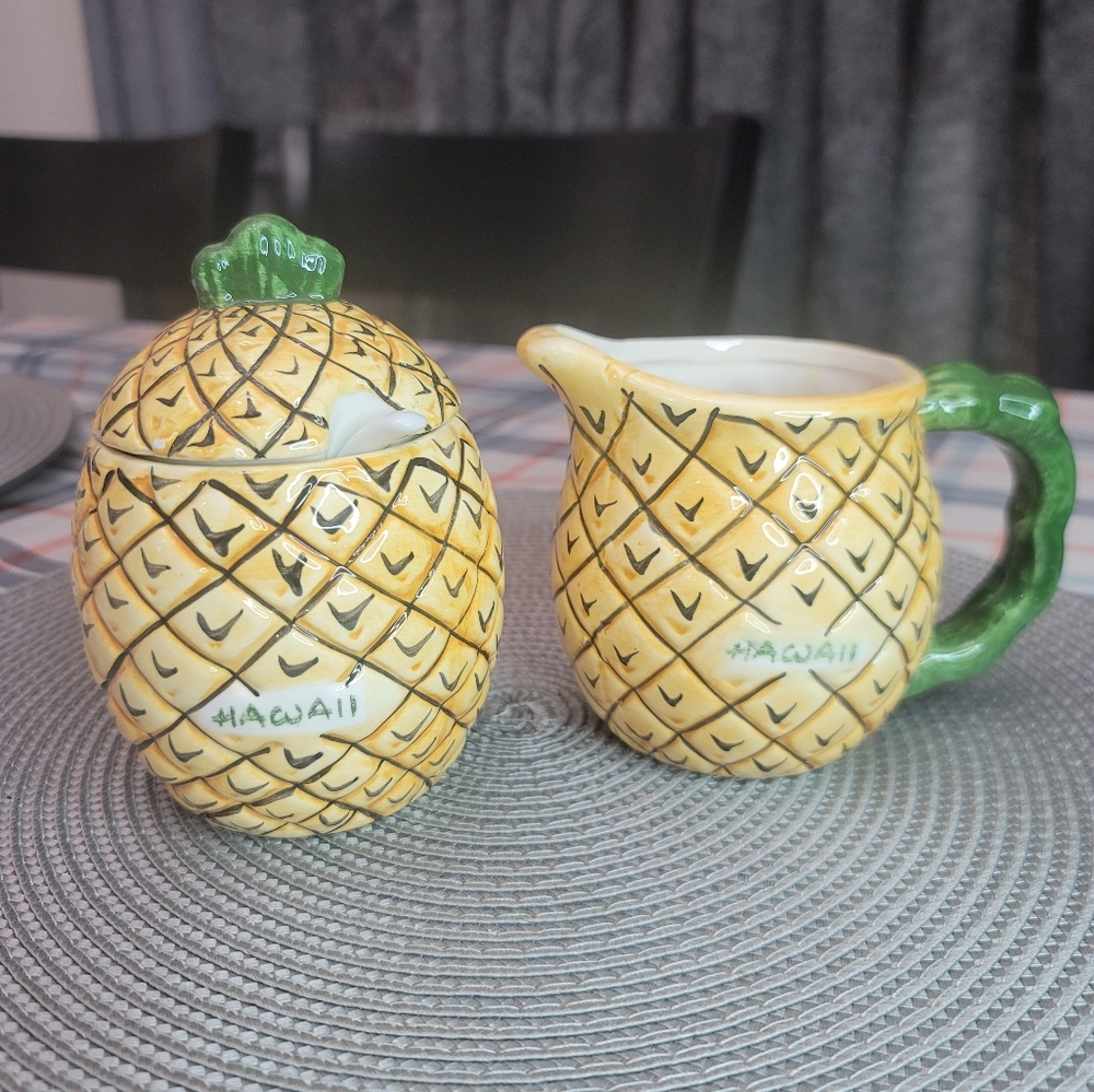 HAWAIIAN PINEAPPLE sugar and Creamer ser